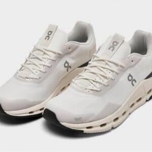 On Cloud Women's Cloudnova Running Shoes